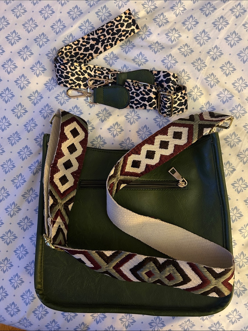New Unknown Brand Olive Green Crossbody Bag with Patterned Straps